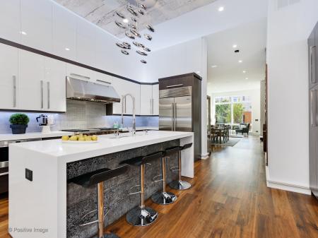2206 W Ohio
