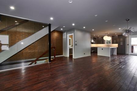 4219 N Sawyer
